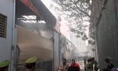 Vụ cháy xưởng ô tô gần VFF: Hàng trăm m2 nhà xưởng bị thiêu rụi