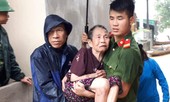 Hai chiến sỹ bị thương nặng khi di dời dân ra khỏi vùng lũ nguy hiểm