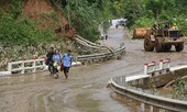 Người dân hối hả về nhà sau hai ngày quốc lộ 7 bị cấm đường