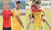 Mẹ tuyển thủ Văn Đức bác tin đồn con trai yêu người đẹp Ngọc Nữ