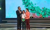 Cậu bé mồ côi khiến nhà báo Lại Văn Sâm rơi nước mắt