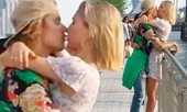 Justin Bieber đắm đuối hôn tình cũ Hailey Baldwin ở New York