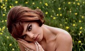 Em gái cao nhất nhà Kim Kardashian gợi cảm xinh như búp bê