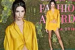 Khó rời mắt khỏi dáng thon chân dài của Emily Ratajkowski