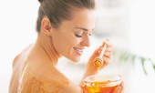 4 cách trị nám bằng mật ong