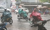 Sáng sớm, Sài Gòn mưa to kèm dông sét mù trời