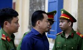 Vũ 'nhôm' đề nghị cấp giấy bút để ngồi viết 'chất vấn' bị cáo khác