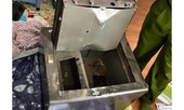'Đại gia' đi du lịch, trộm đột nhập nhà bưng cả két sắt chứa tiền tỷ