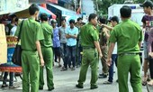 Người đàn ông giết mẹ, đánh vợ rồi tự đâm vào bụng