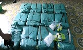 Hàng trăm người cùng cảnh sát truy bắt kẻ vận chuyển 300 kg ma tuý