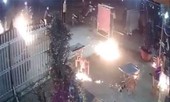 Thanh niên cầm 'bom xăng', đánh chết người ra đầu thú
