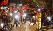 Công an Hà Nội trắng đêm chống đua xe, gây rối sau khi vô địch AFF