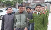 Đột kích thuyền đậu trên sông, bắt 16 người đang say sưa đánh bạc
