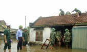Hàng trăm cán bộ, chiến sỹ giúp dân khắc phục hậu quả bão lũ