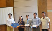 Trao 100 suất học bổng trực tuyến cho học sinh