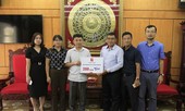 Tặng 200 thùng nước khoáng thiên nhiên cho người dân vùng lũ Chương Mỹ
