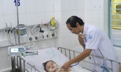 Cứu sống 2 bé trai nguy kịch vì mắc tay chân miệng độ 4