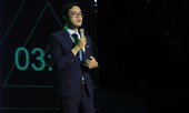 Nam sinh Ngoại thương gây bão thuyết trình 'Tôi là ai?'