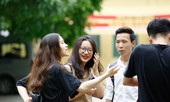 Thí sinh rạng rỡ làm thủ tục thi THPT quốc gia