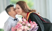 Á hậu Thuỵ Vân hạnh phúc bên con trai trong ngày nhận bằng thạc sĩ MBA