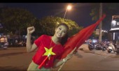 Hoa hậu Tiểu Vy xuống đường 'đi bão' mừng Việt Nam vô địch AFF Cup