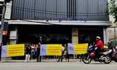 Dân căng băng rôn tố chủ đầu tư tăng diện tích để trục lợi