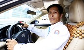 Tài xế taxi đỡ đẻ cho khách trên đèo Tà Nung