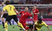 Những pha 'chặt chém' của cầu thủ Malaysia với tuyển Việt Nam
