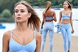 Kimberley Garner mặc bra gợi cảm nổi bật trên phố