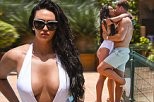Charlotte Dawson siêu gợi cảm, liên tục vui đùa tình tứ với bạn trai