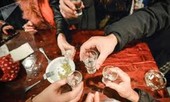 Vác dao quyết 'sinh tử' sau khi uống chung 3 lít rượu, 1 người tử vong