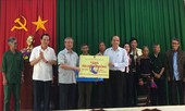 Đồng chí Trần Quốc Vượng làm việc tại Đắk Lắk