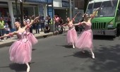 Múa ballet trên đường phố