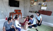 Không thể do dùng chung kim tiêm tại nhà y sĩ