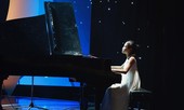 Trần Minh Châu để dương cầm lên tiếng