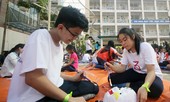 Học sinh Hà Thành làm mặt nạ giấy bồi đón Trung thu truyền thống