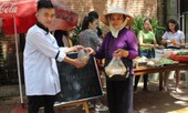 Những bữa ăn miễn phí “chính hiệu nhà hàng”