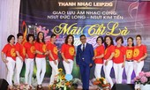 Khóc cười ở lớp thanh nhạc Đức Long nơi trời Tây