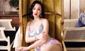 Showbiz 16/8: 'Tá hỏa' với vòng 3 'khủng' của Angela Phương Trinh