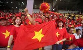 CĐV Việt Nam cuồng nhiệt trên khán đài sân Bukit Jalil
