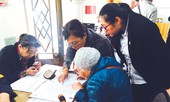 Người dân Trung Quốc đua nhau lập di chúc