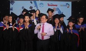 Học bổng 'Nâng bước Thủ khoa': Chuyện cổ tích của những cậu bé, cô bé