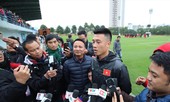 Việt Nam và Malaysia 'luyện công' dưới cái lạnh 13 độ ở Hà Nội