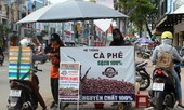 Nở rộ cà phê xe đẩy 'sạch' trên vỉa hè Sài Gòn