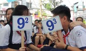 Cầm loa vạch tội học sinh, rêu rao giữa giờ chào cờ