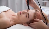 Không còn lo da khô sạm xỉn màu vào mùa đông với mỹ phẩm chứa vàng