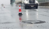 Sau mưa lớn, đường cao tốc Đà Nẵng – Quảng Ngãi 34.500 tỉ đầy “ổ gà“