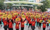1.500 học sinh chúc đội tuyển Việt Nam chiến thắng