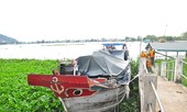 Chủ ghe chở lậu nhảy sông trốn khi bị phát hiện
