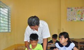 Dìu chữ bơi qua mùa nước nổi